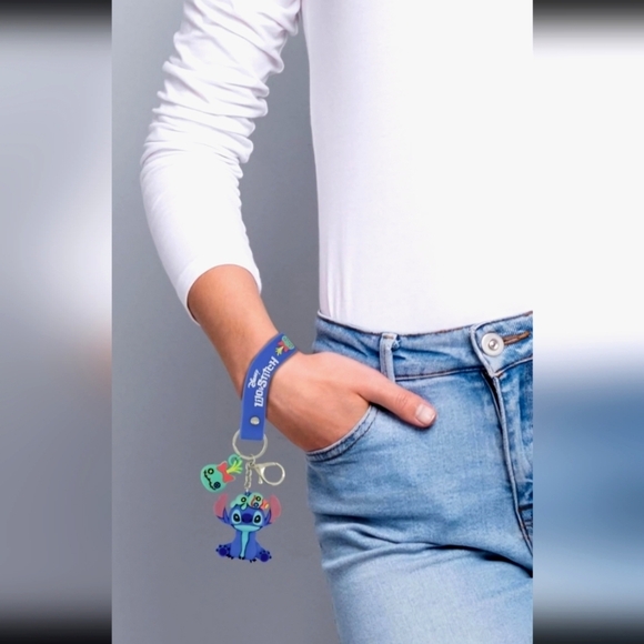 Disney 3D Lilo&Stitch, Stitch Keychain, Scrump Charm Wristlet with Key Ring - Picture 2 of 5